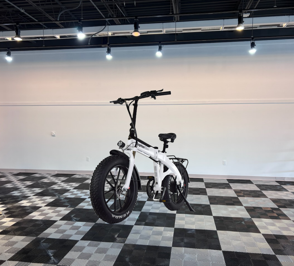 jupiter defiant pro white ebike