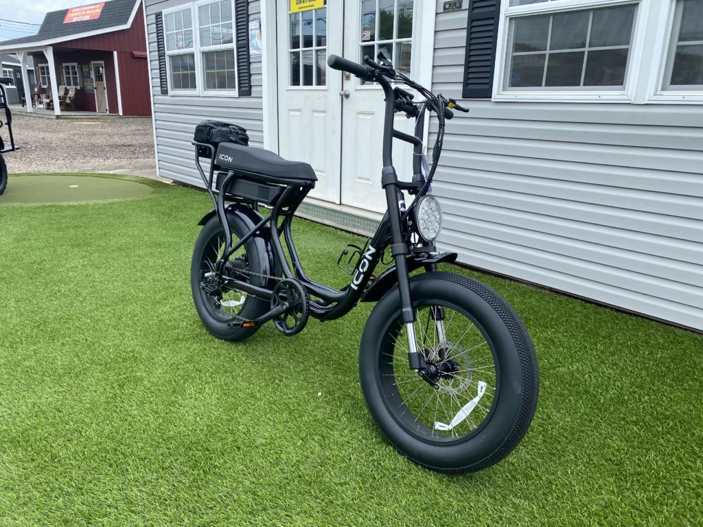 Can bikes ride on sidewalk Kirtland ohio