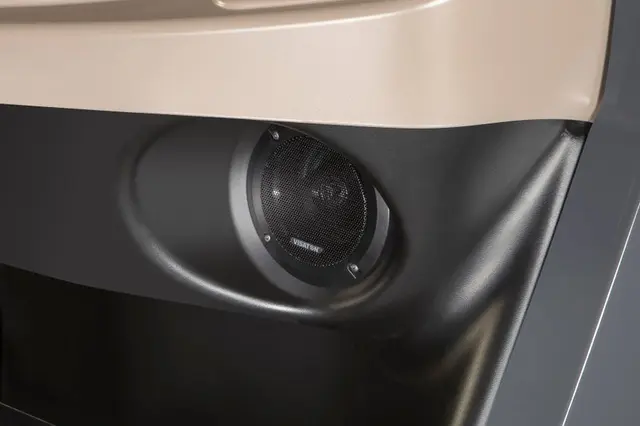 CC 2022 CRU StereoSpeakers